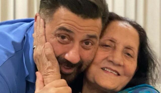 New Year 2024: Sunny Deol shows that he is a mamma’s boy by sending fans their private photos.
